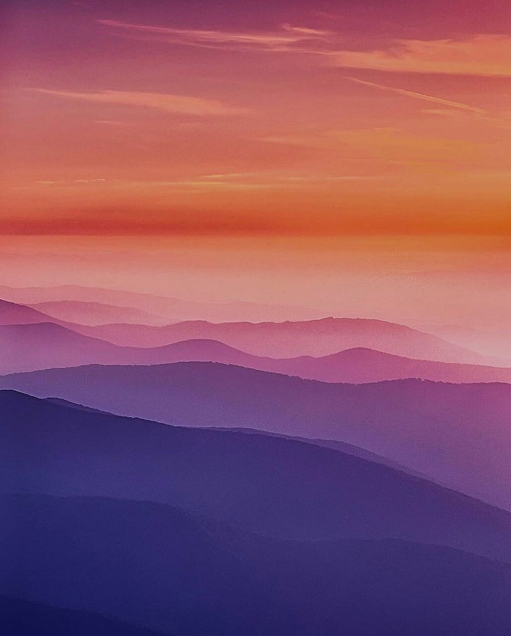 What an Incredible Sunset 🌅 

Taken by the amazing @ashleylee.co 

Tag us and use #828isgreat for a chance to be featured🏕

#booneview #leavenotrace  #theoutbound #blueridgemoments #roamtheplanet #earthoutdoors #asheville #northcarolina #blueridgem