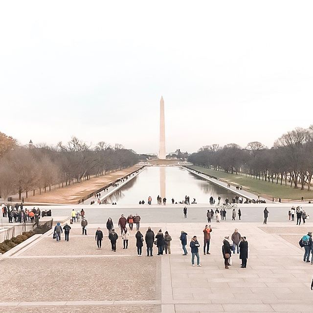 Monday Mornings on the Mall 🇺🇸 Excited to be heading back to DC this week...and not just because it&rsquo;s at least 40 degrees warmer now than it was in this picture 🔥#destinationluxetravel #igosoyouknow #clevelandtravelagent #visitdc