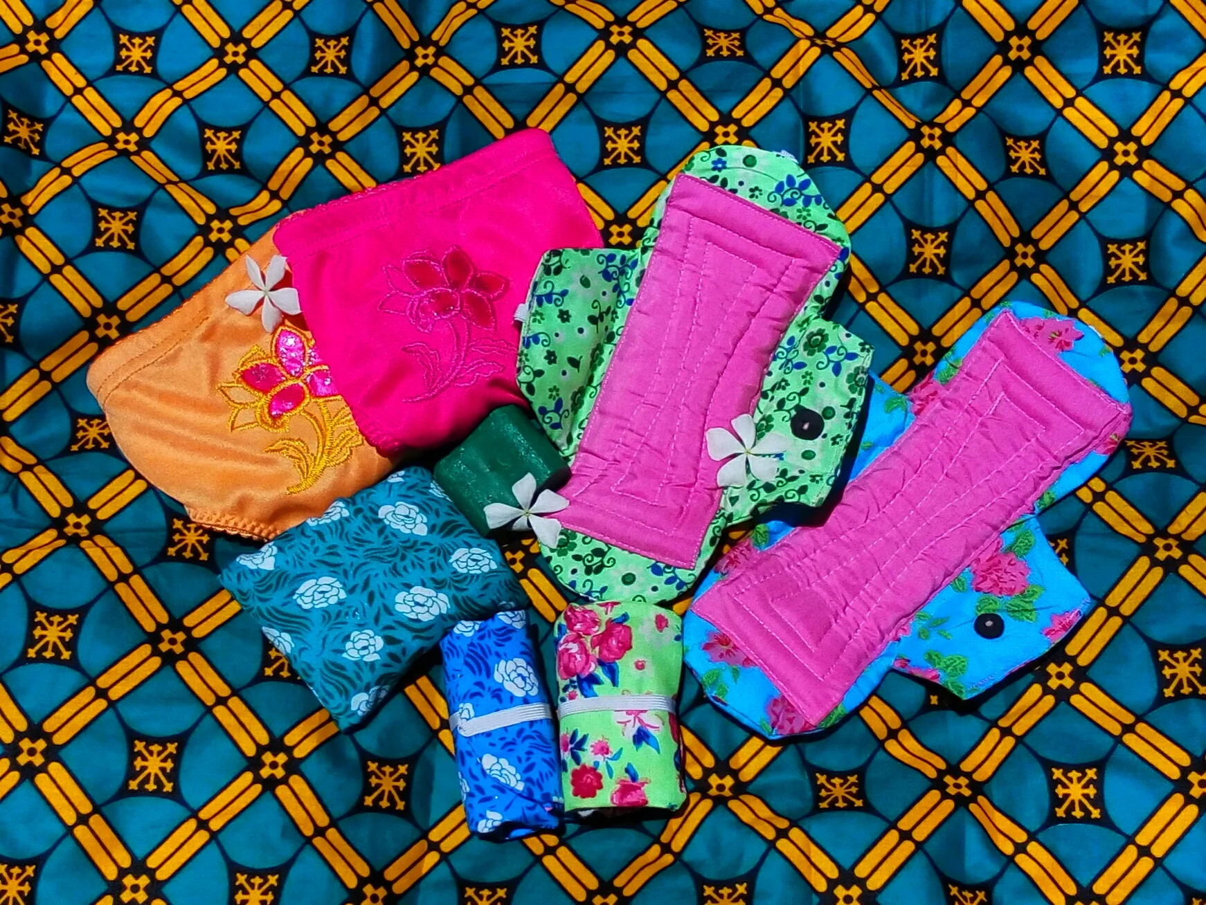 schoolgirl kit pack reusable sanitary pads .jpg