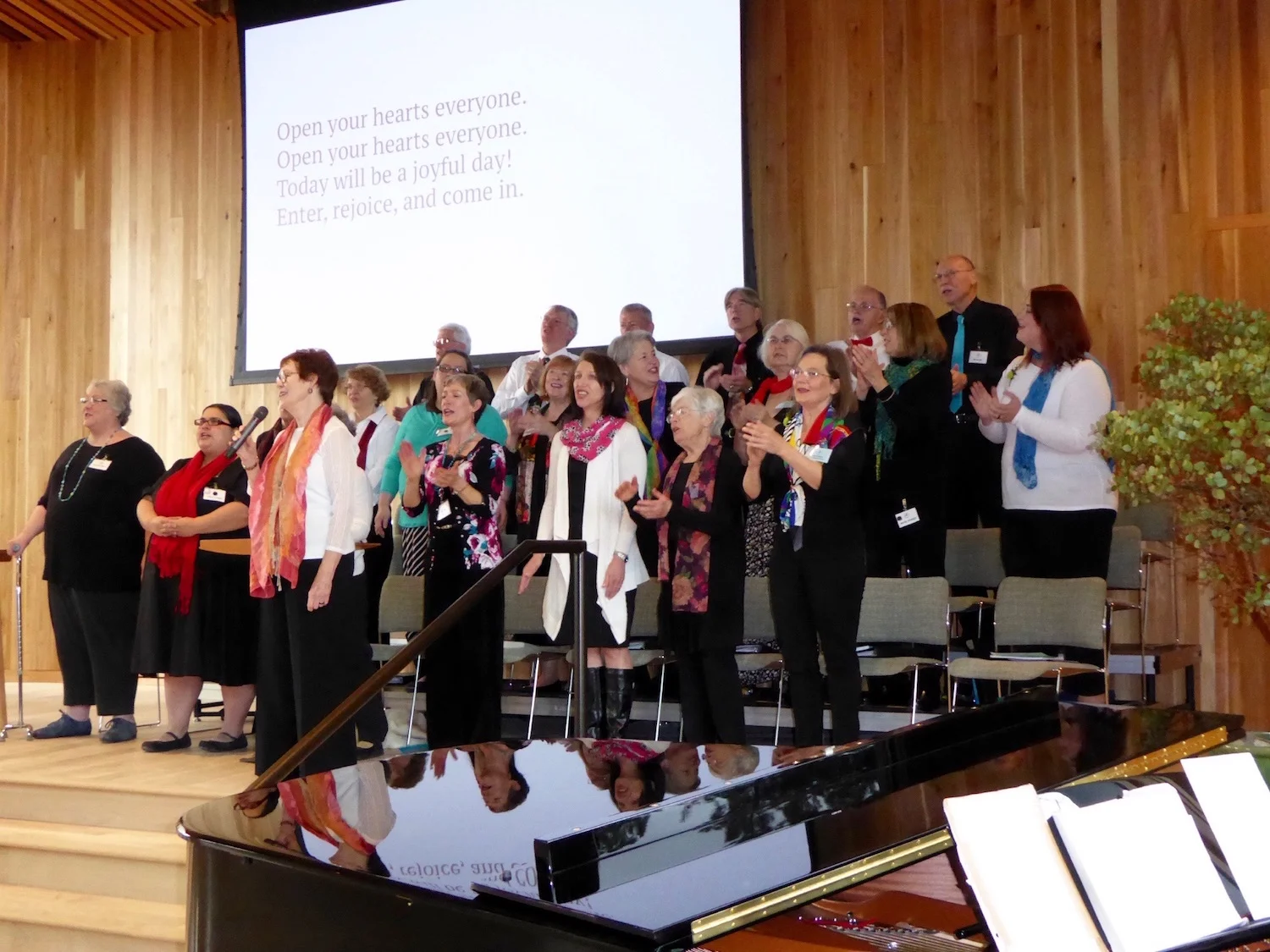 choir-virlene-piano.jpg