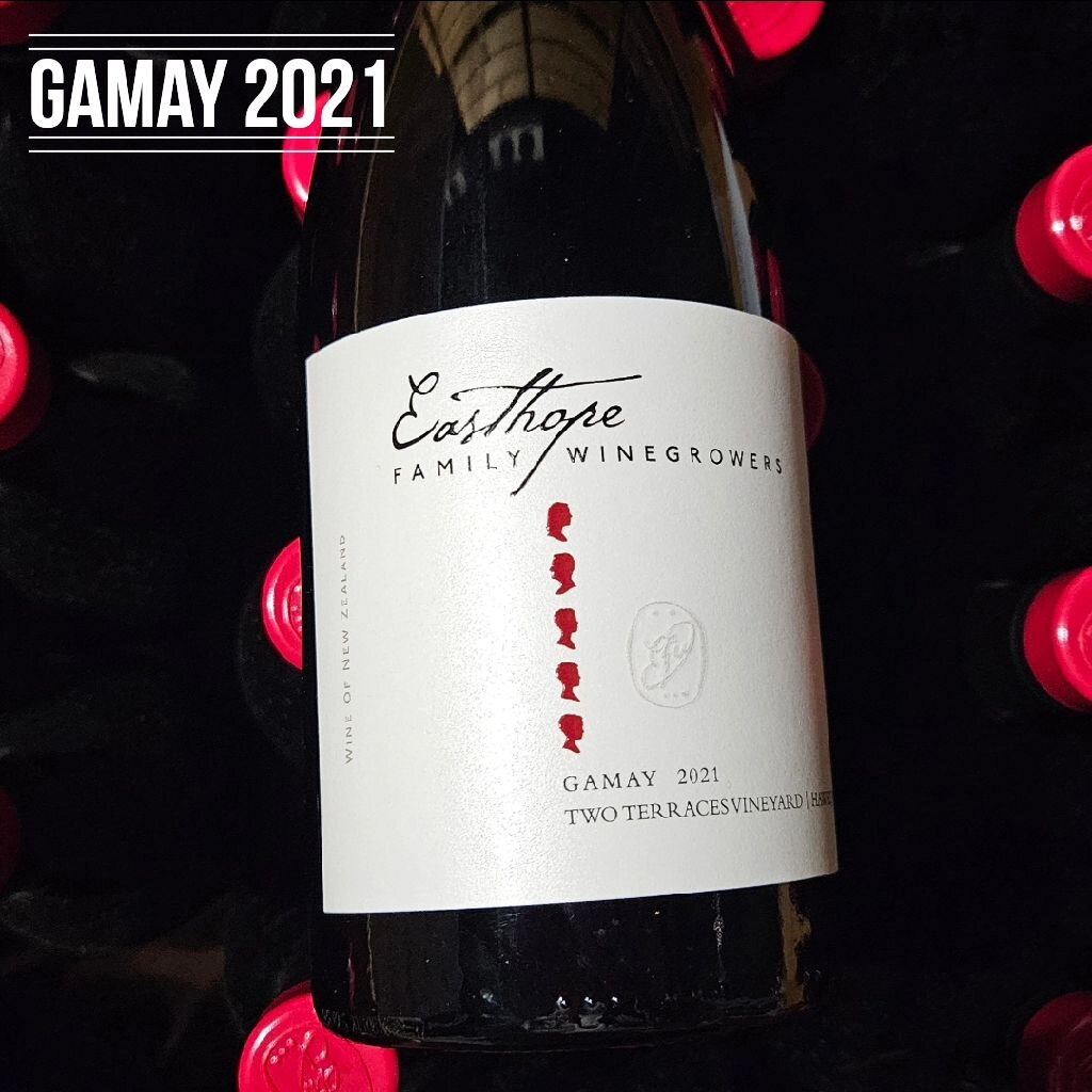 Beautiful drinking now and predicted to cellar for up to 10 years.  The dark colour of this wine hints at the concentration resulting from a superb vintage. 

Aromas of plum, tar, rose and spice.  On the palate, uncommon power and structure frame abu