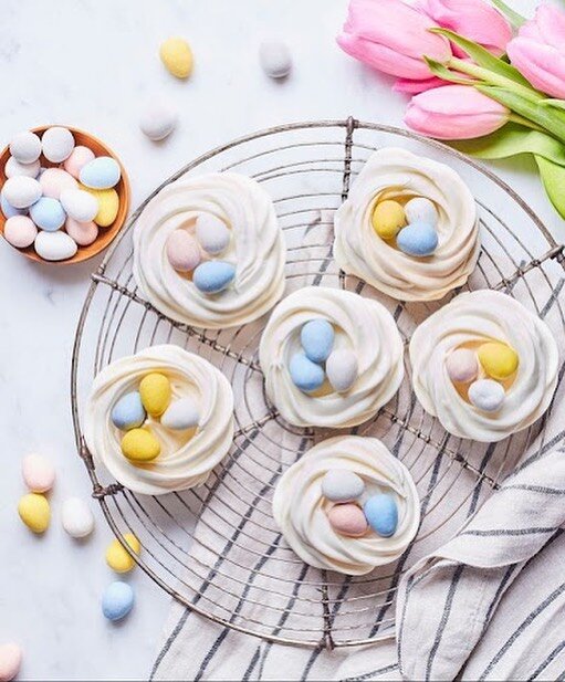Happy Easter! Are you more excited for the food or the desserts today? 

📸 by @tyler.darden for @lidlus