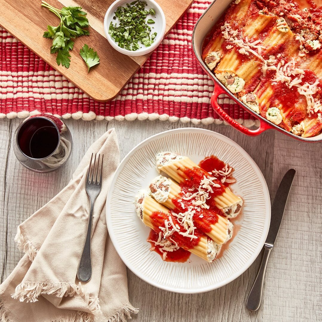 Abruzzese Meatball Stuffed Manicotti

For @carandomeats

Creative direction by @elevationadvertising

Recipe by @comfortjasonrva

Styling by me 👋

Photography by @grahamcopeland from @_neonghost

Abruzzese Meatball Stuffed Manicotti

1 Pack Carando 