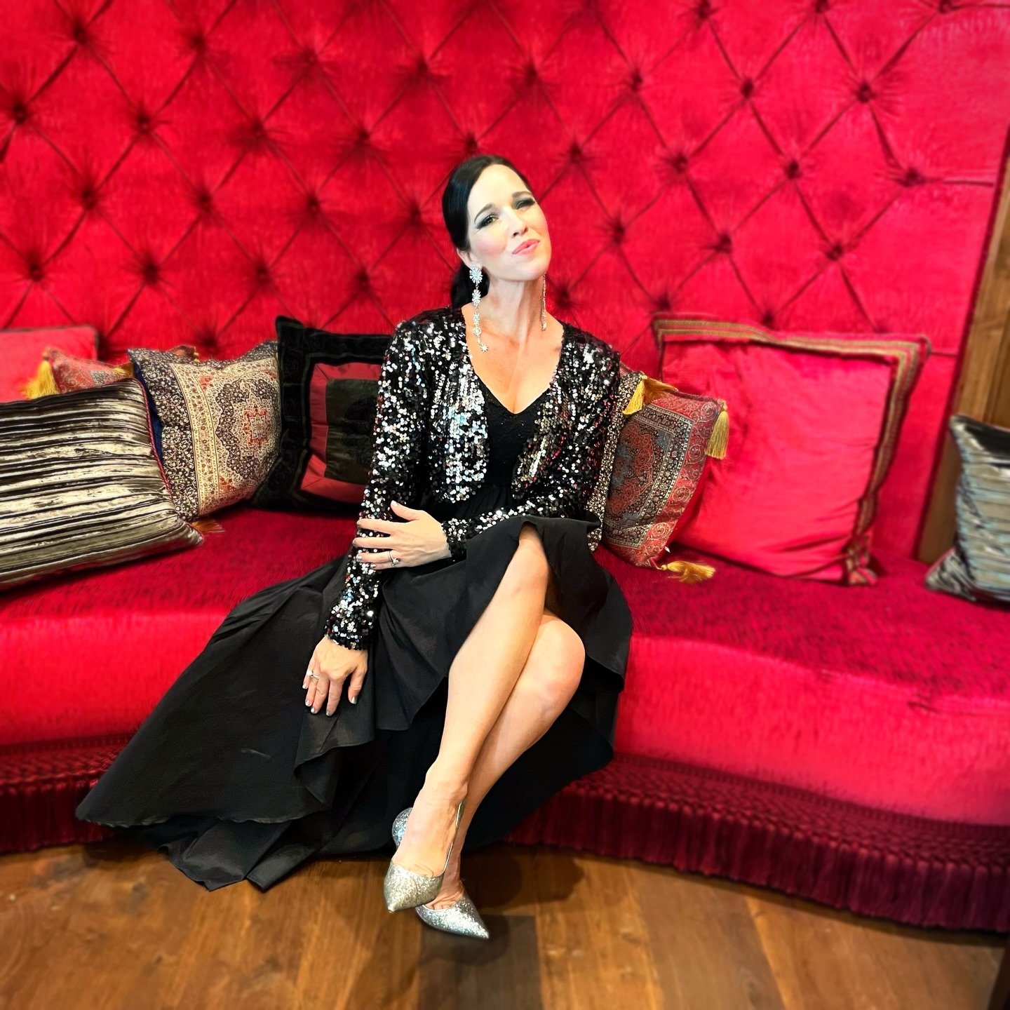 Enjoy my Christmas album Peace On Earth ANYWHERE you listen to music!! 🎶🎄🎁

#christmasmusic #peaceonearth