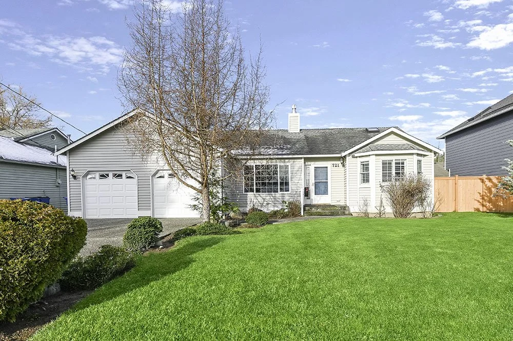 12-Front wiuth Green Grass Small.jpg