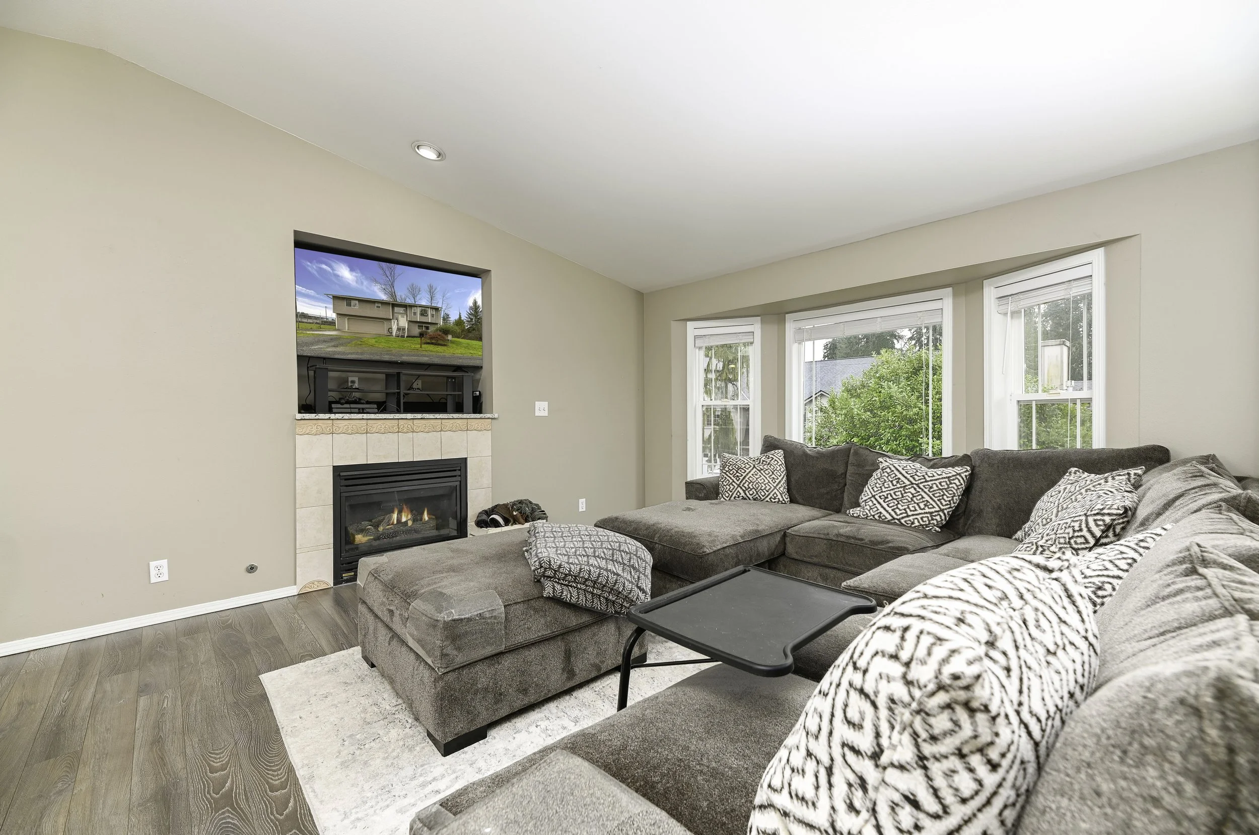 9-Living Room Small.jpg