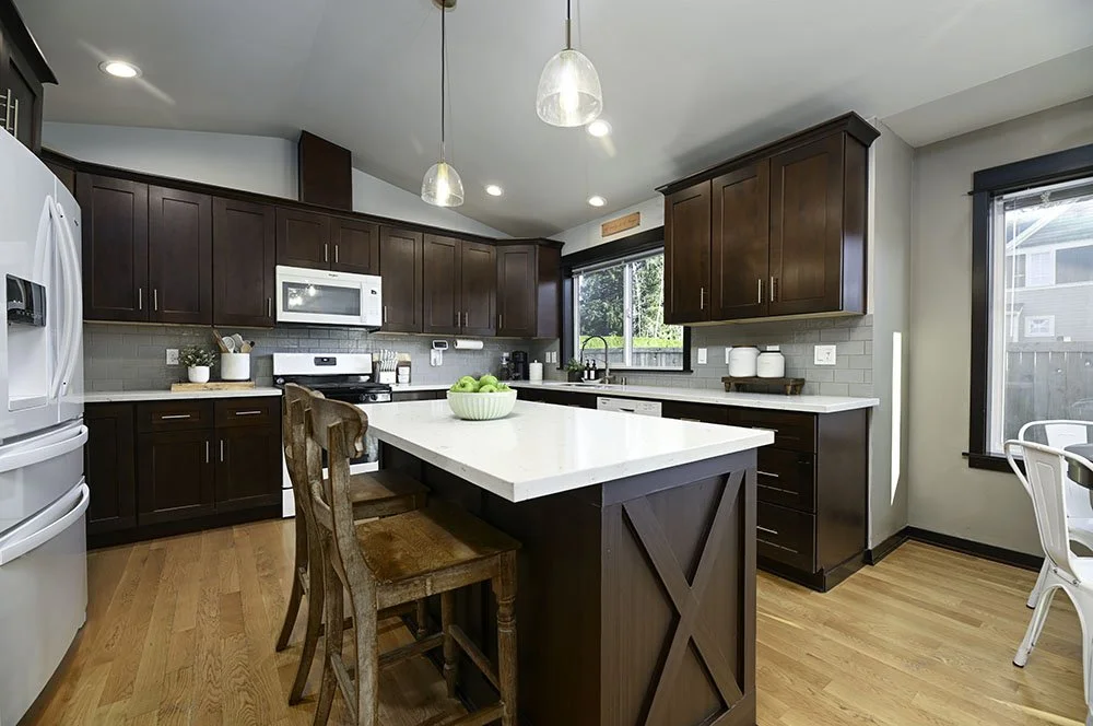 23-Kitchen Small.jpg