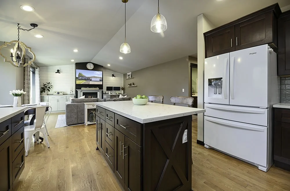 26-Kitchen Small.jpg