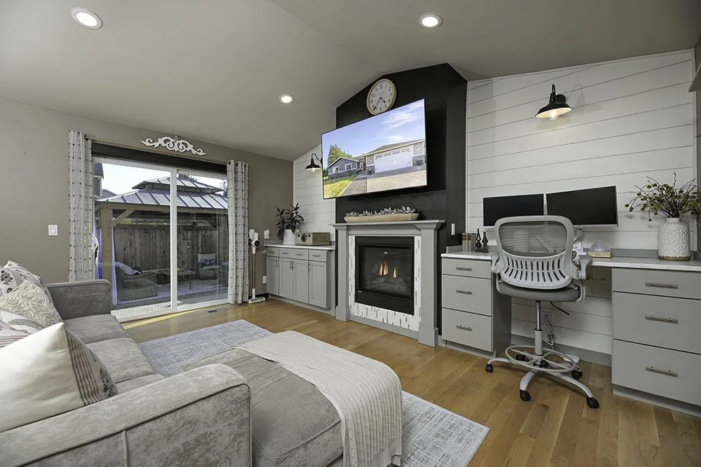 27-Living Room Small.jpg