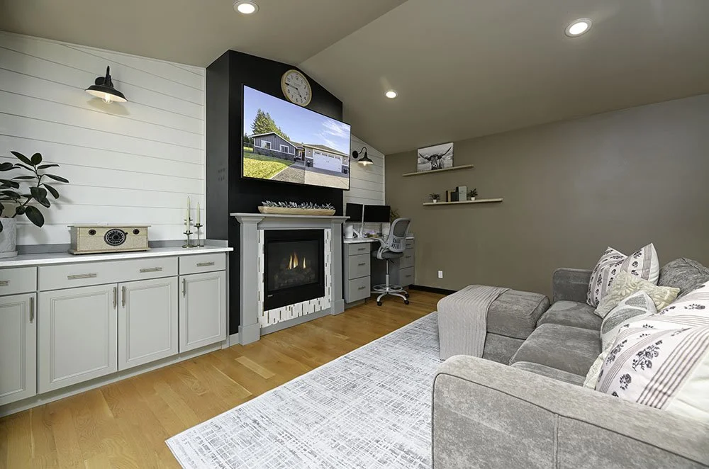 28-Living Room Small.jpg