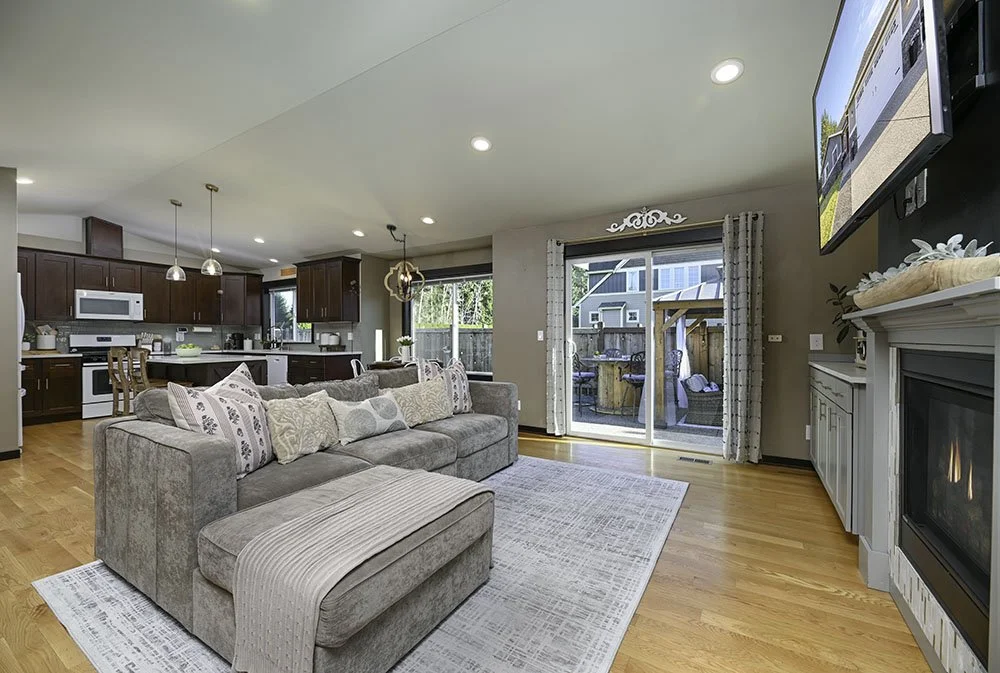 29-Living Room Small.jpg