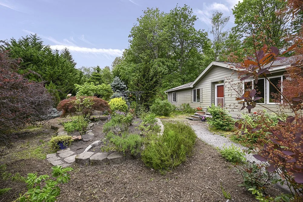 9-Front Yard Small.jpg