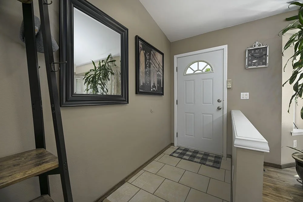 16-Entrance Small.jpg