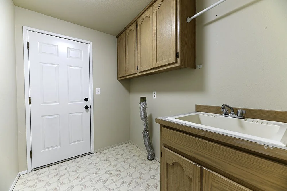 26-Laundry Small.jpg