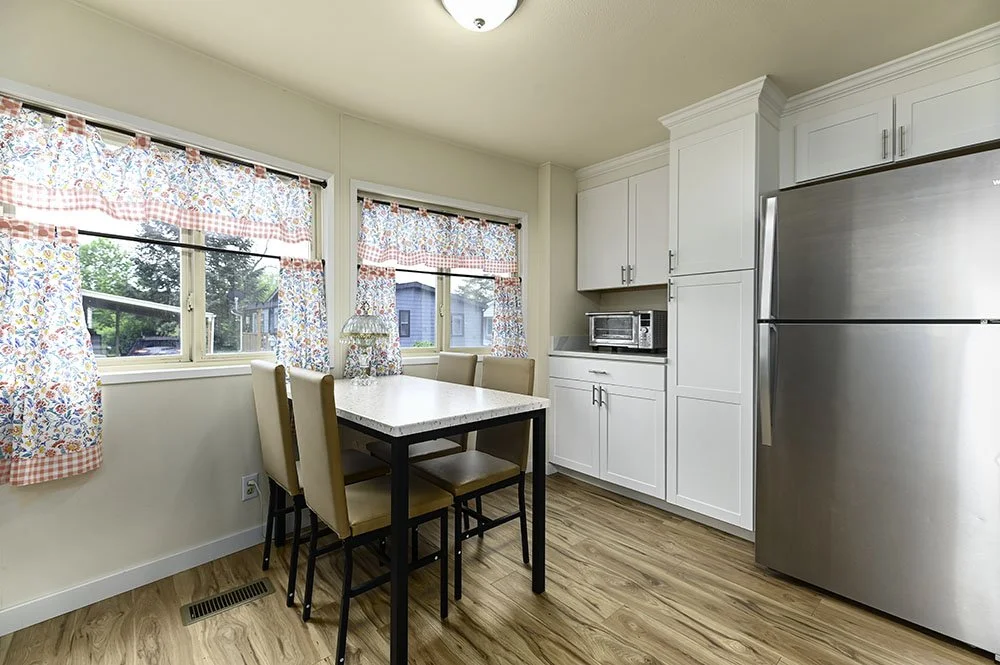 12-Dining Small.jpg