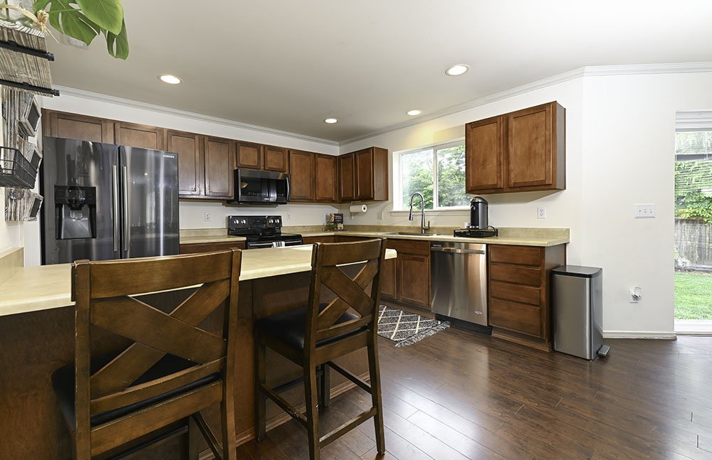 10-Kitchen Small.jpg