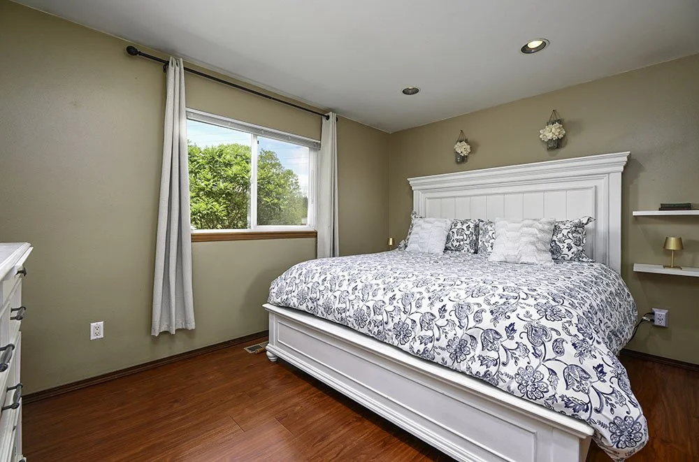 29-Primary Bedroom Small.jpg