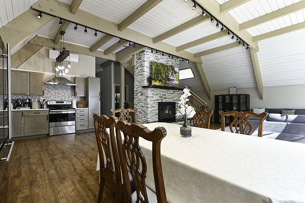 26-Dining Small.jpg