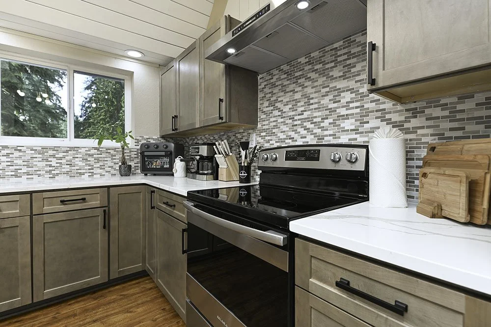 22-Kitchen Small.jpg