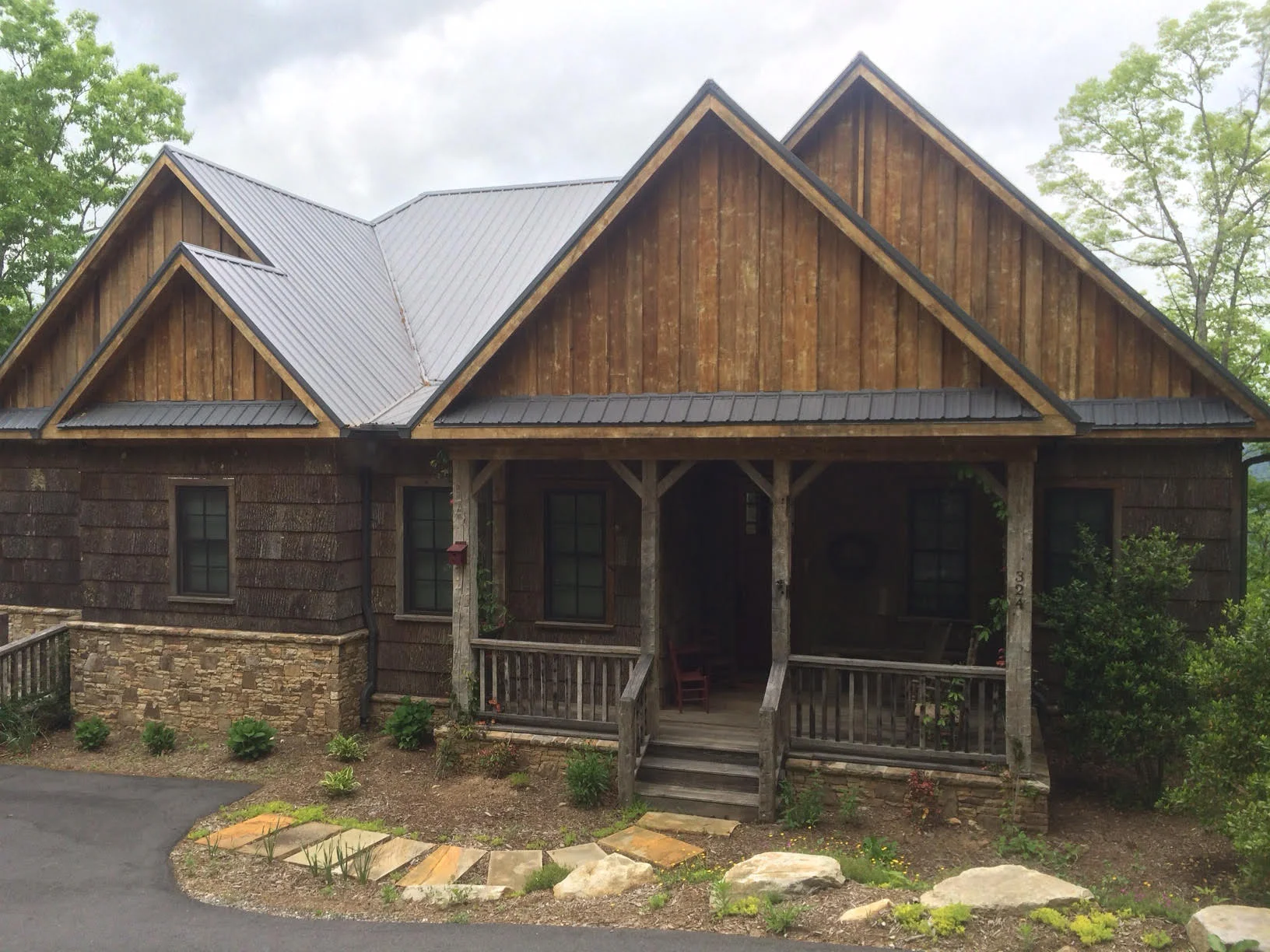 MOUNTAIN CABIN RETREAT HOUSE PLANS.jpg