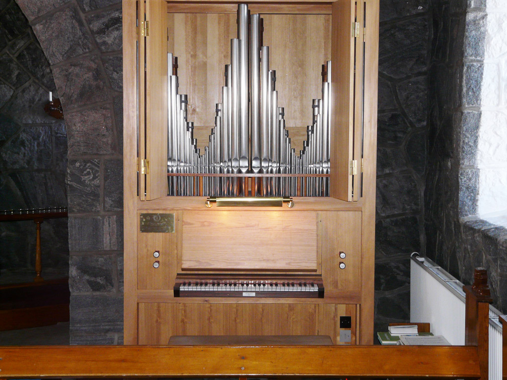 Uummannaq's Frobenius organ with its two swell shutter