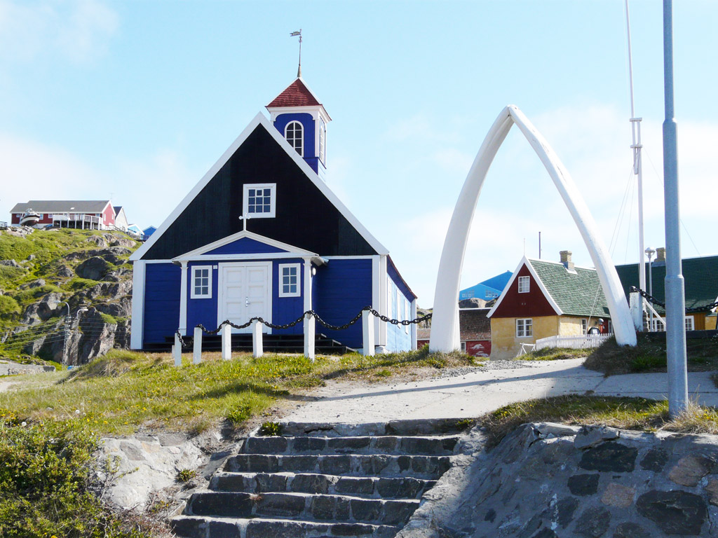the old church, now the town museum - note the whale-bone arch