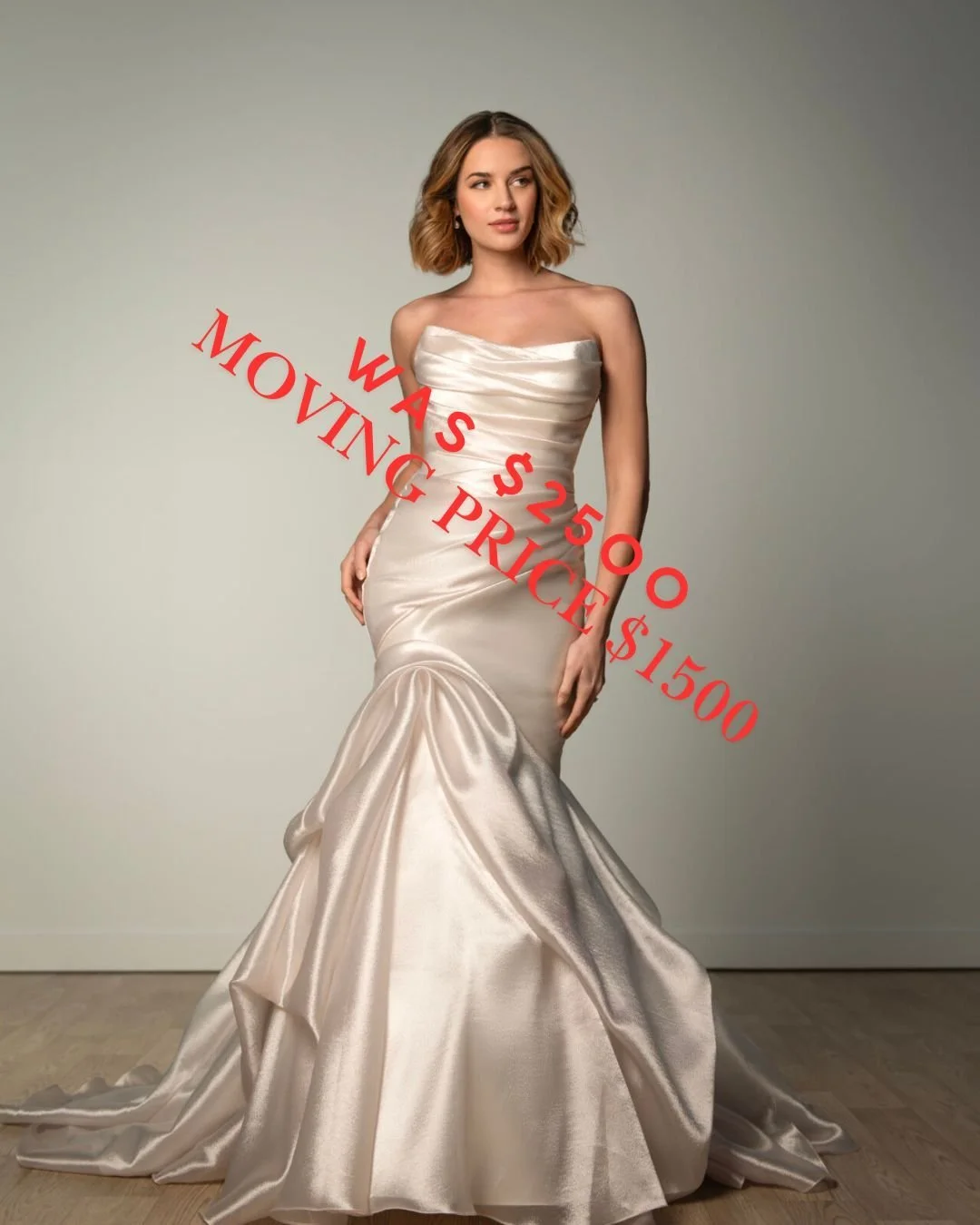 Sculptural and textured #missstellayork #movingsamplesale #annabelsbridalstudio