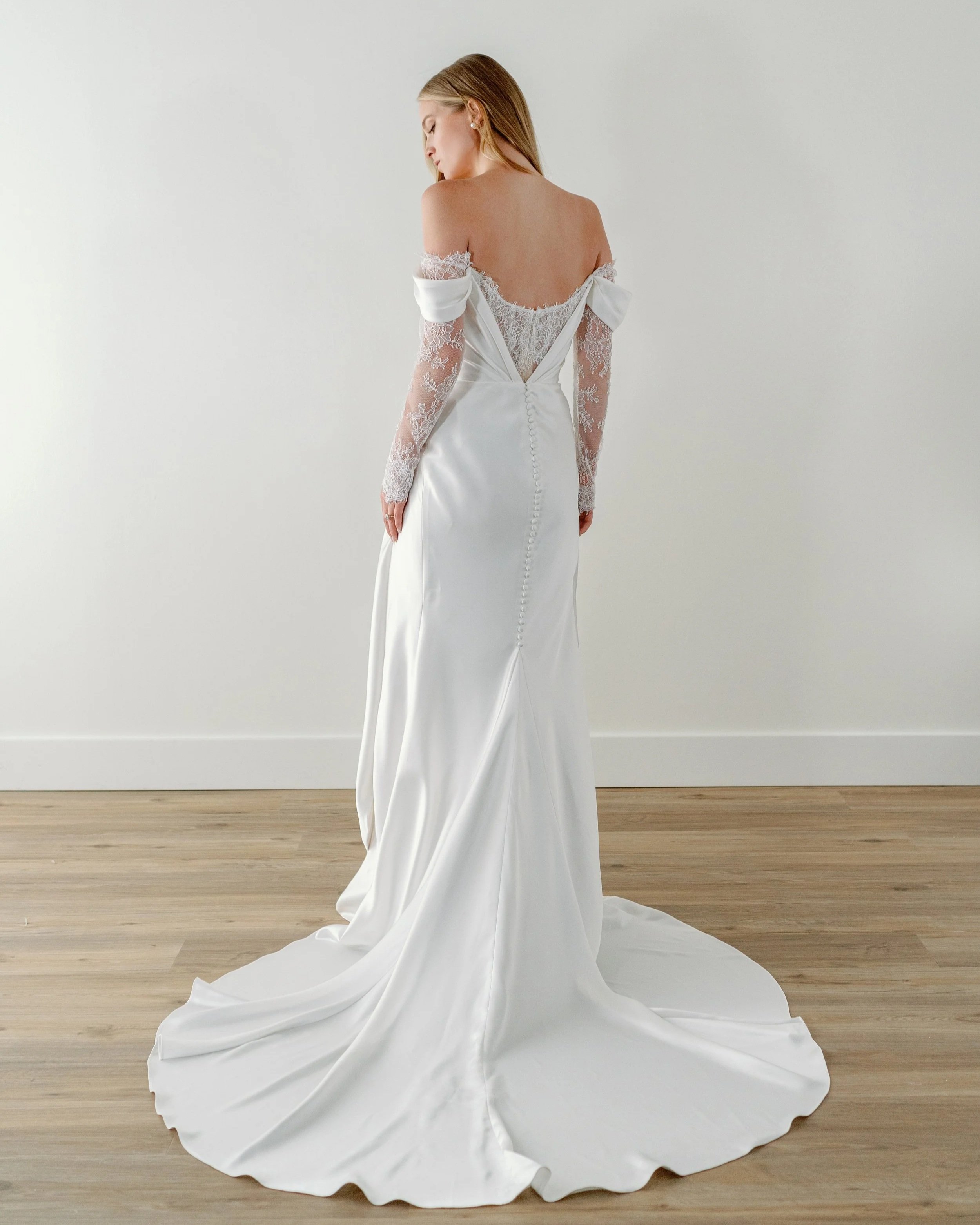 HARLOW back view 