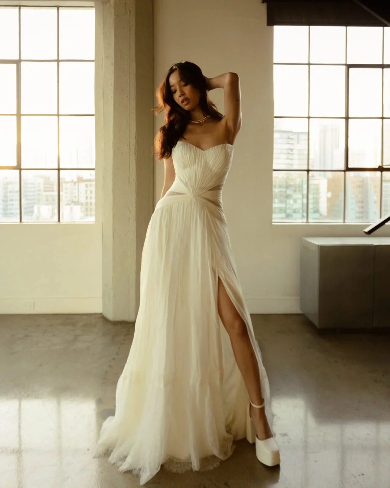  For the free-spirited bride looking for a romantic boho wedding gown, the denver gown paints a unforgettable bridal look in luxurious chiffon. This strapless chiffon wedding dress features a beautifully draped lined bodice with a soft scoop neckline