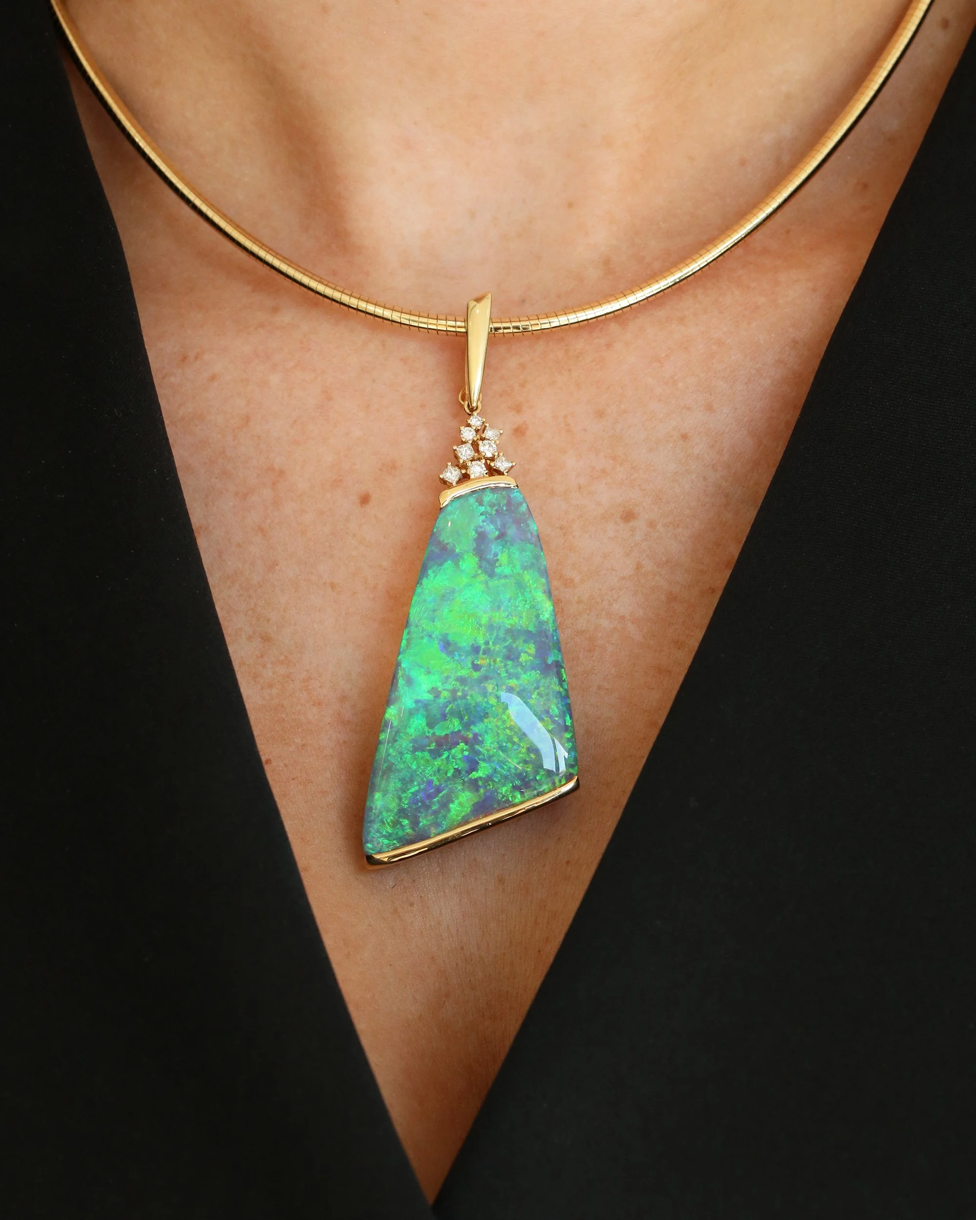 altmann-cherny-opal-black-pendant-model-20119614