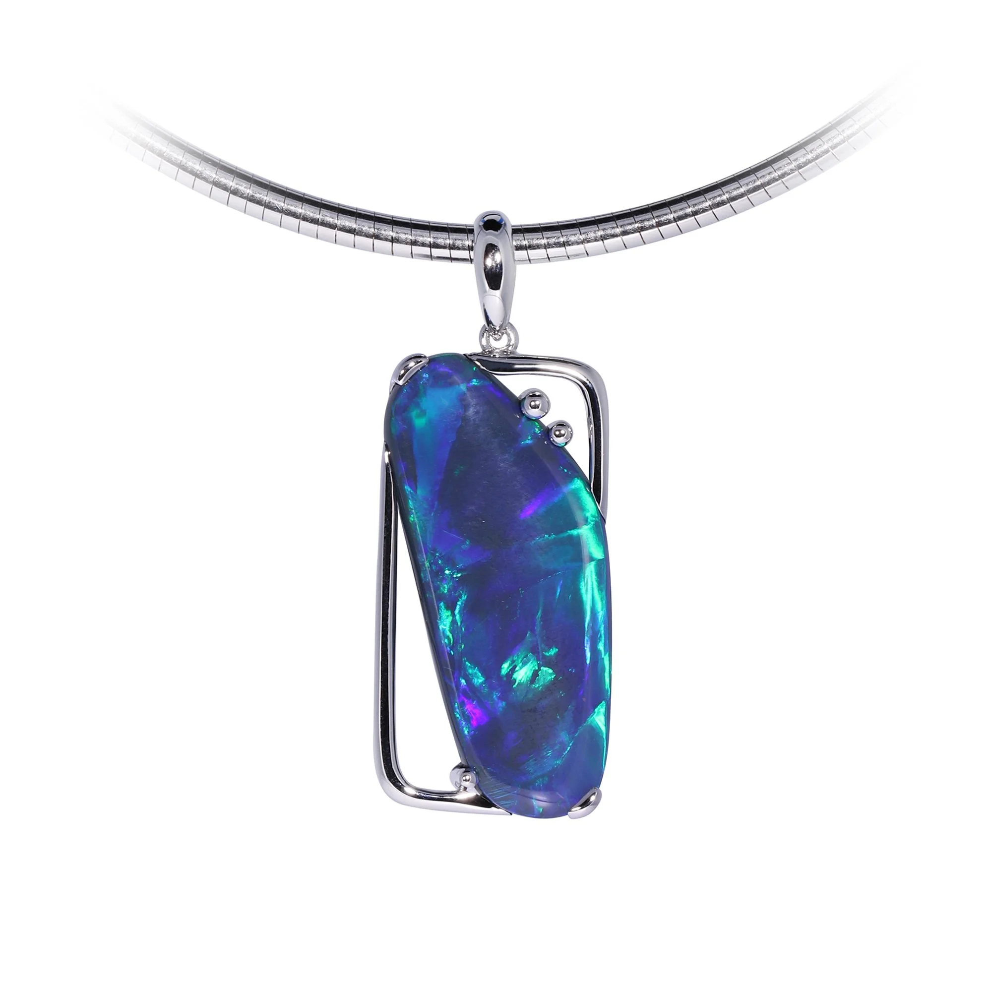 altmann-cherny-opal-black-pendant-20239701.jpg