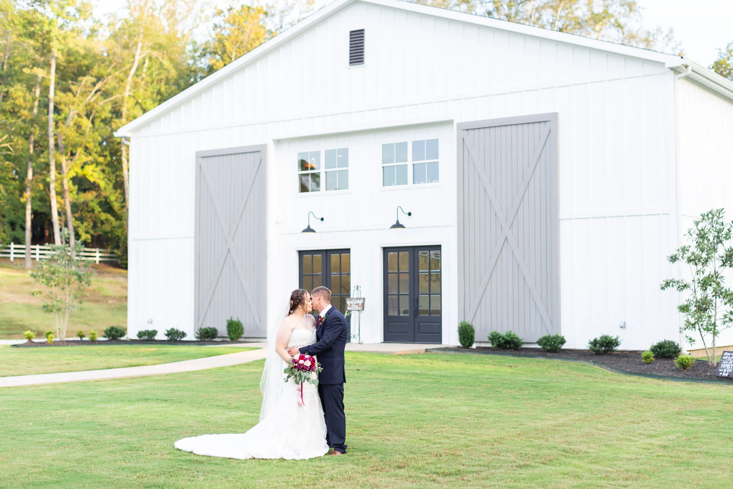 Real Weddings: Amber and Justin's September Wedding 