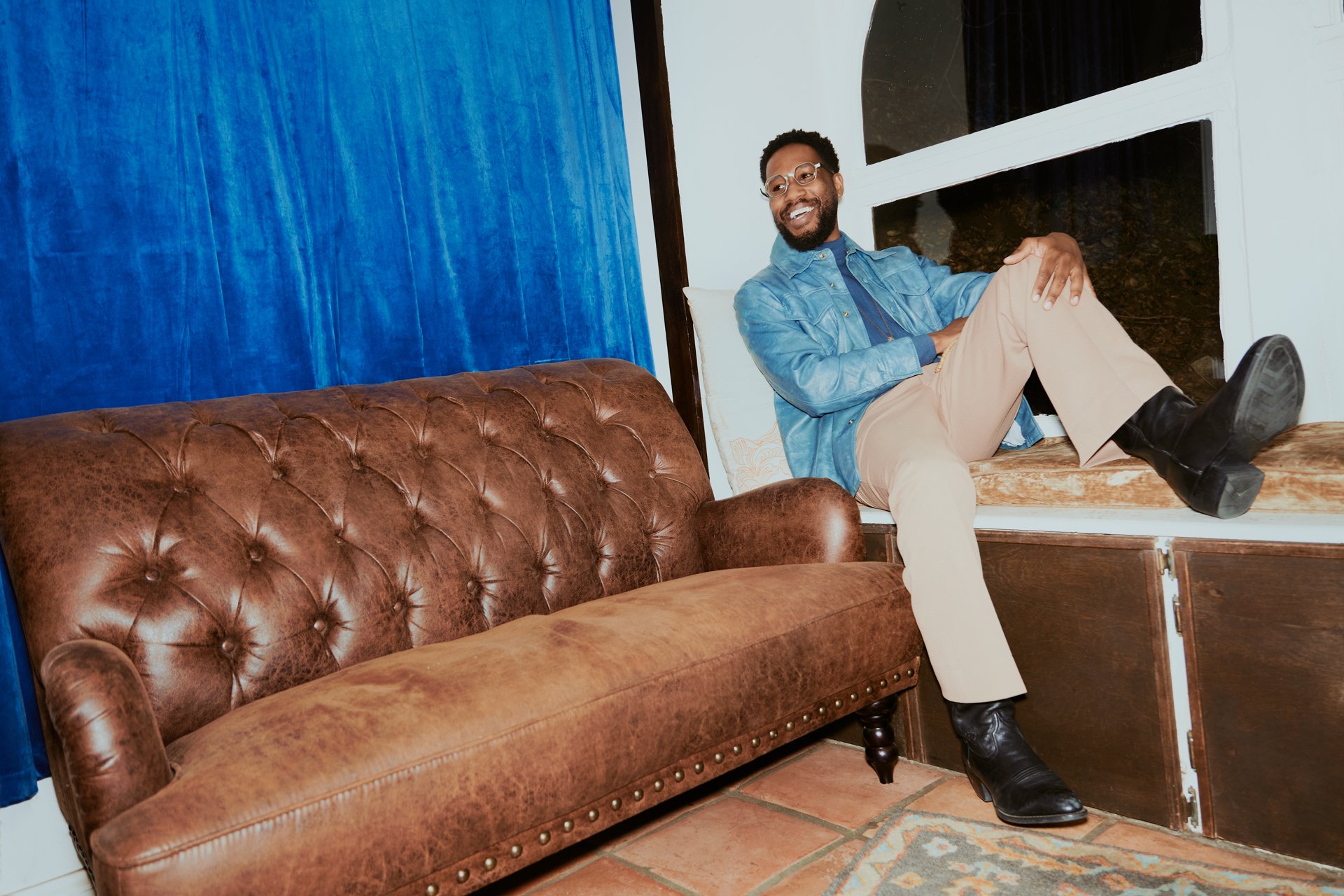 RAP-20211207-CORY HENRY-GRAMMY PROMO-LA-LOOK 4-LIVING ROOM-0826.jpeg