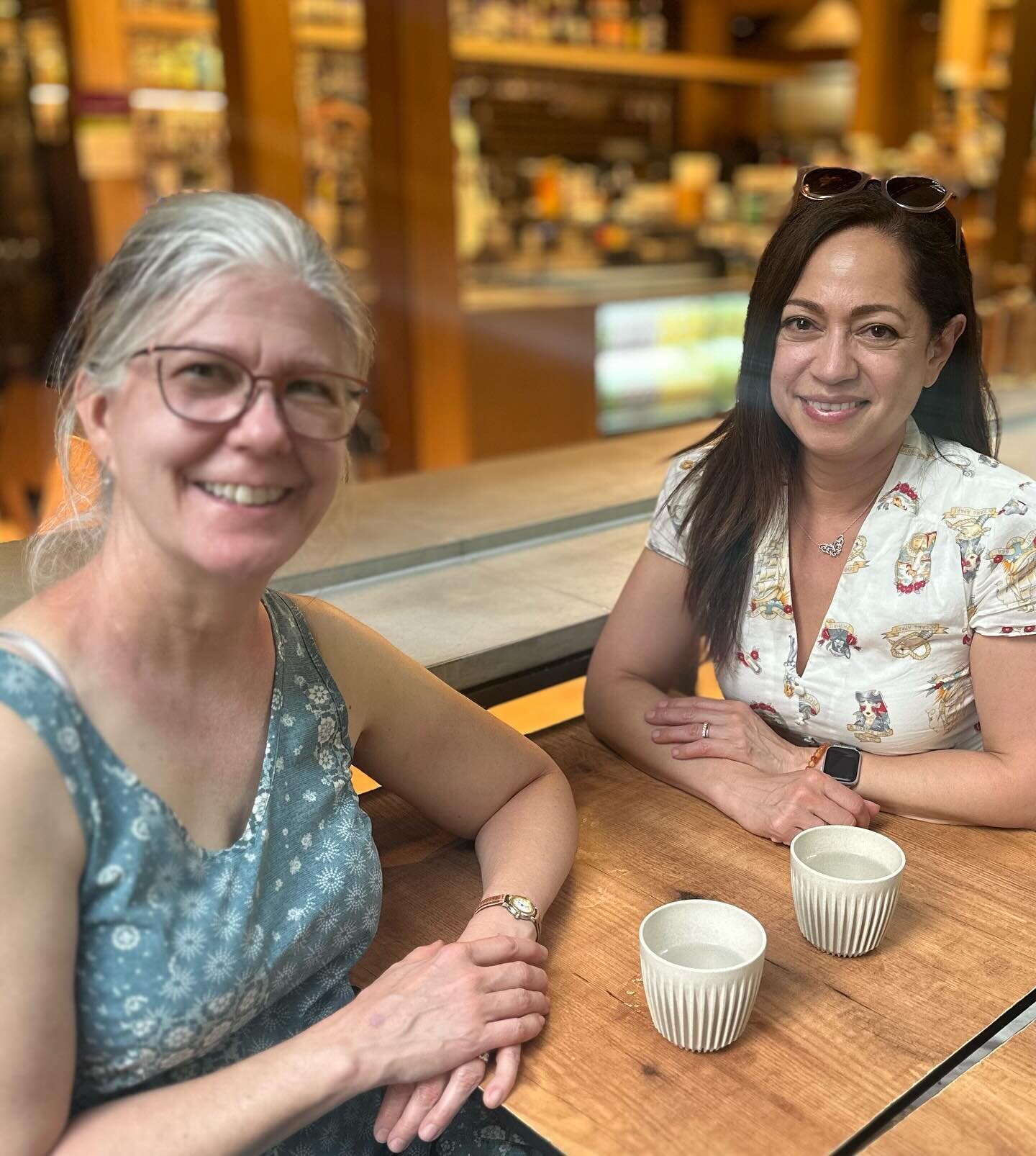 So great to catch up with lovely Minnesotan friends for Friday arvo drinks here in sweltering Sydney!

Ellen is a mega talented writer and licensed pilot who gave me technical advice on flying Cessnas for my book, Under the Milky Way. 

Enjoy your tr