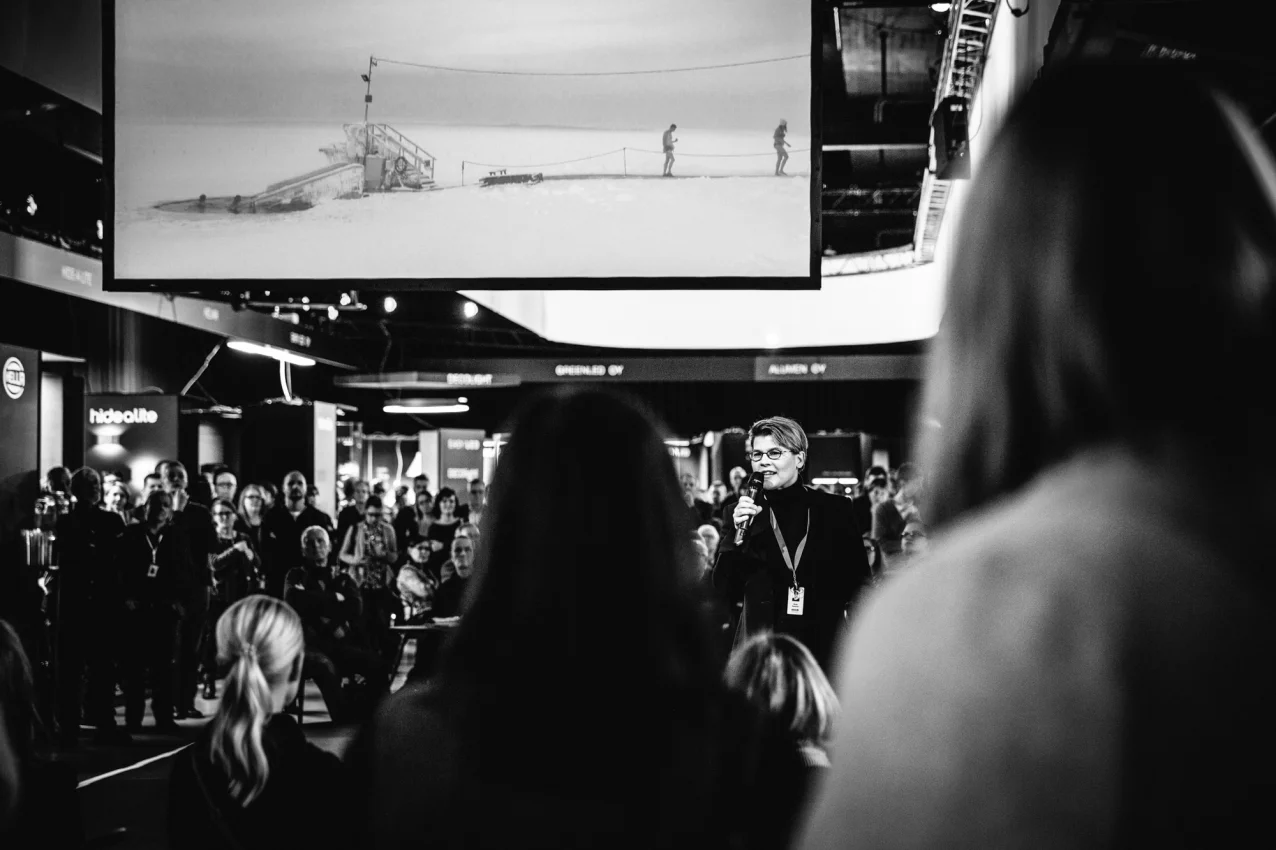 Rambollin Reija Pasanen piti PechaKucha-esityksen. © VILLE MALJA