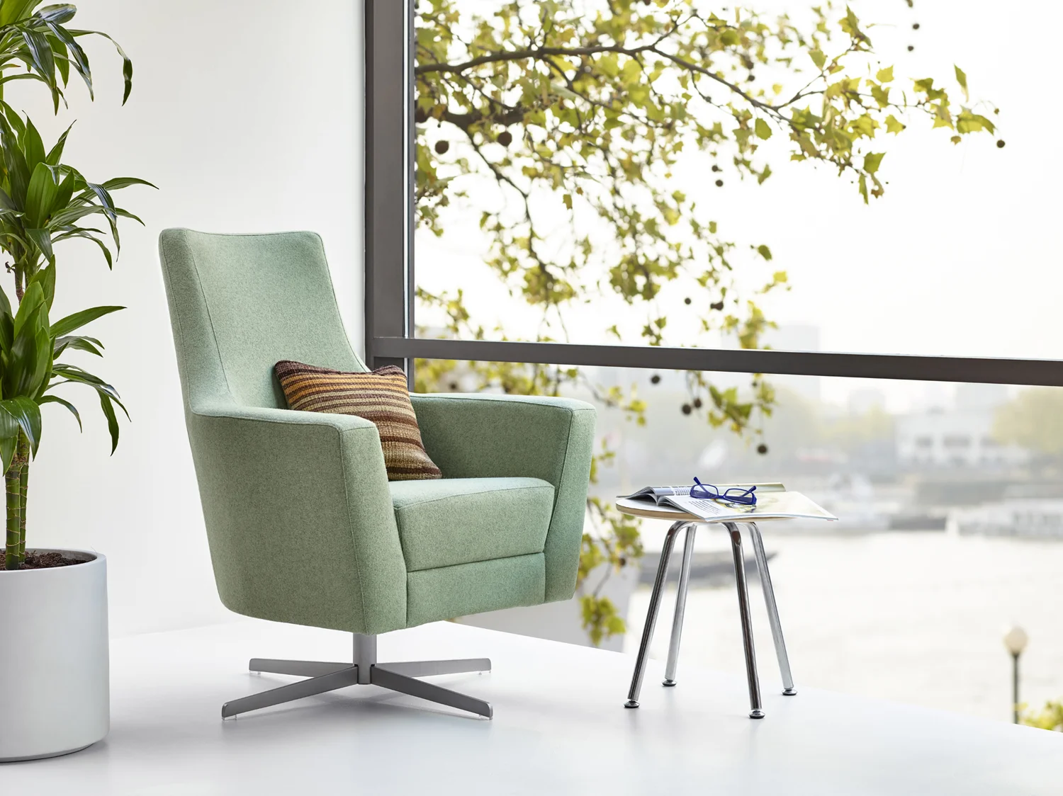 Herman Miller 23-04-1530434comp.jpg