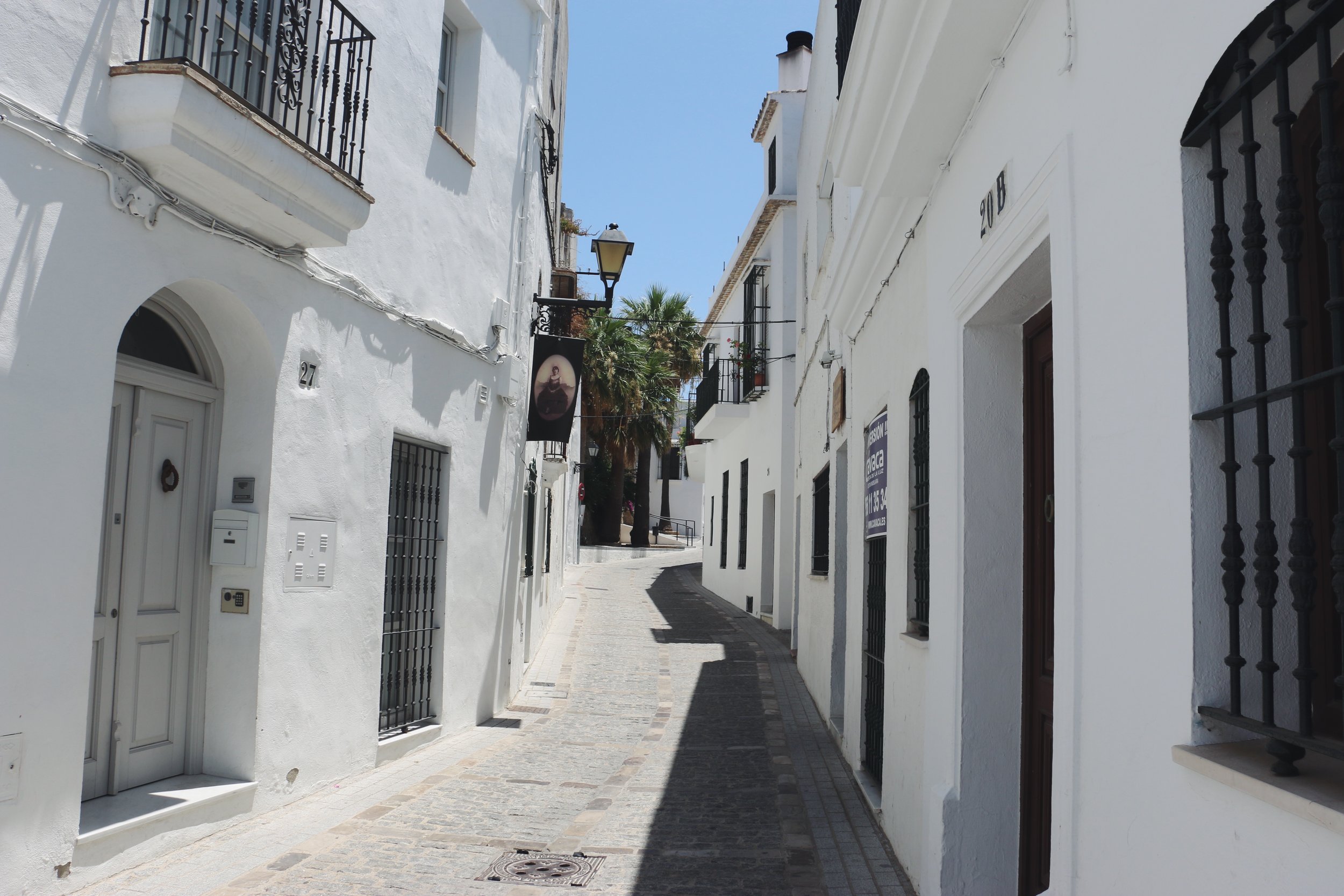 One of the many narrow streets of Vejer