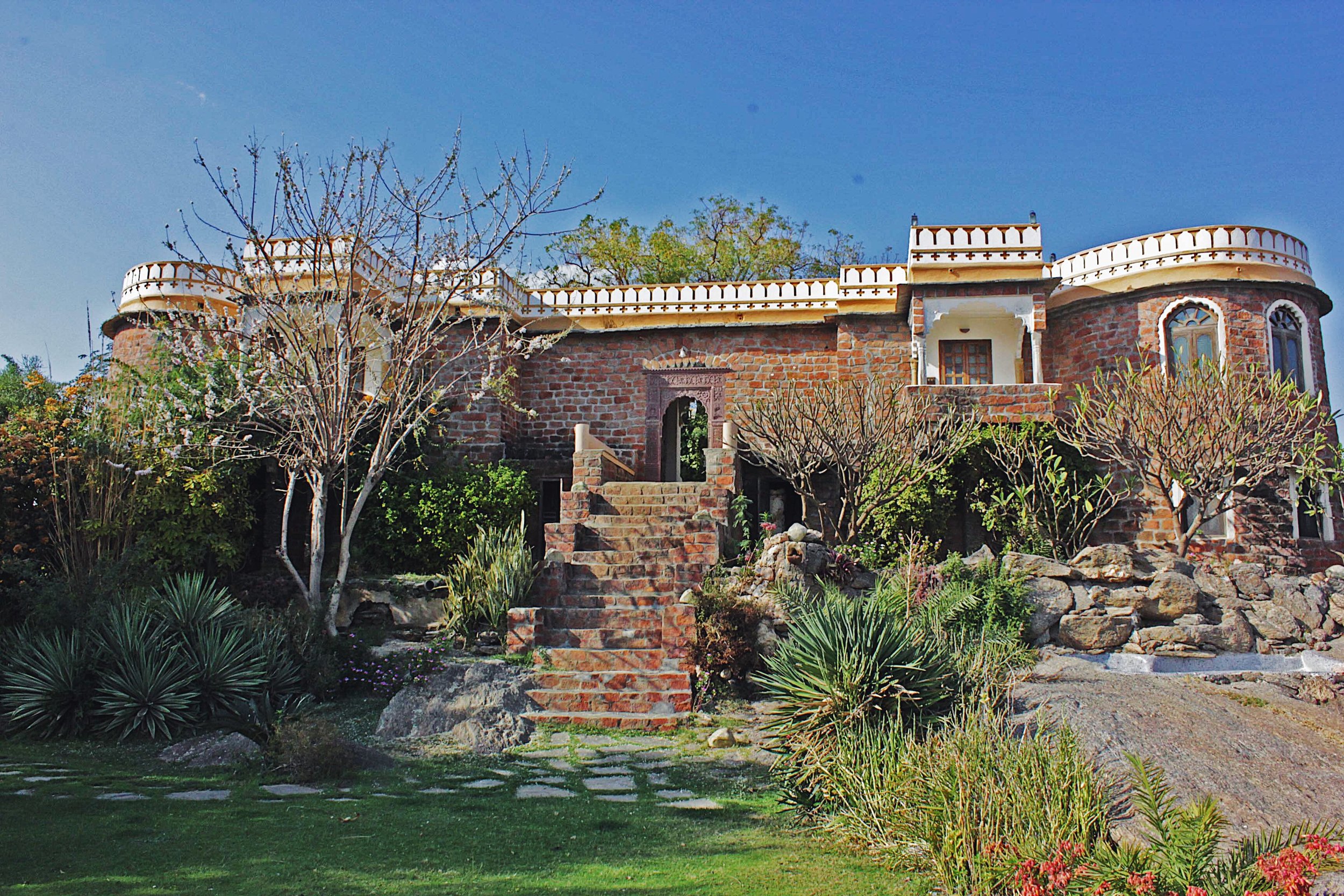 Seengh Sagar; During months of summer, the royal family would spend weeks here, r elishing the cool lake breeze and frolicking in the thrills of shikaar (hunting), in the company of family and friends.