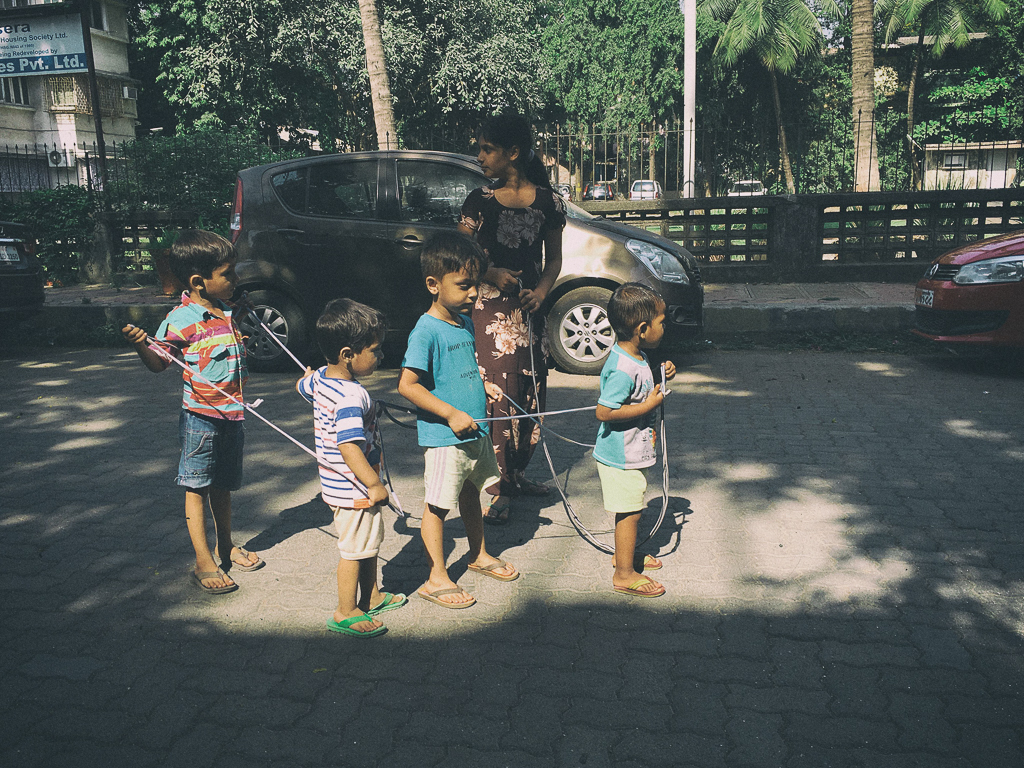 Every neighbourhood has a helpful Didi. Chembur, Mumbai