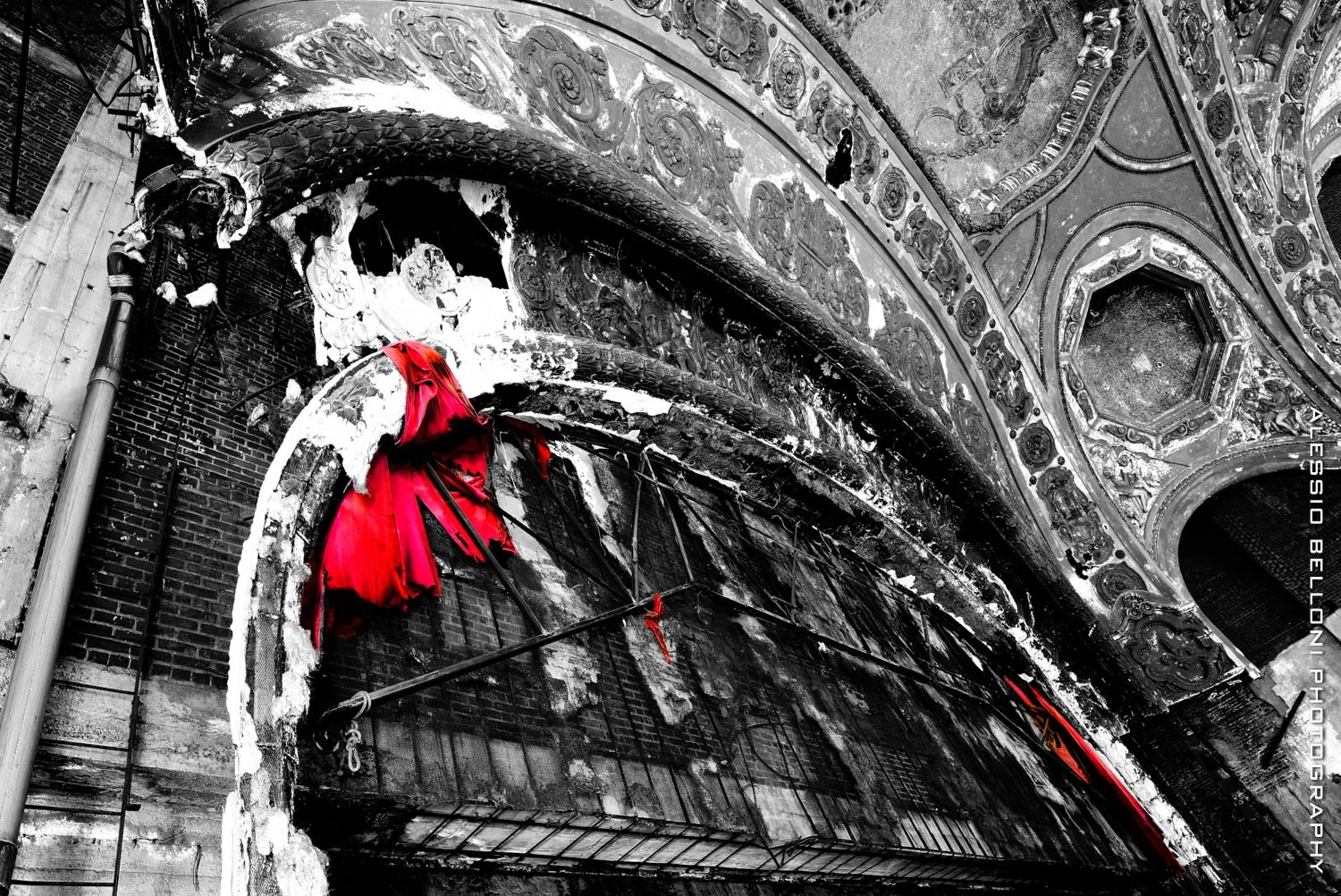 The Show Must Go On © Alessio Belloni