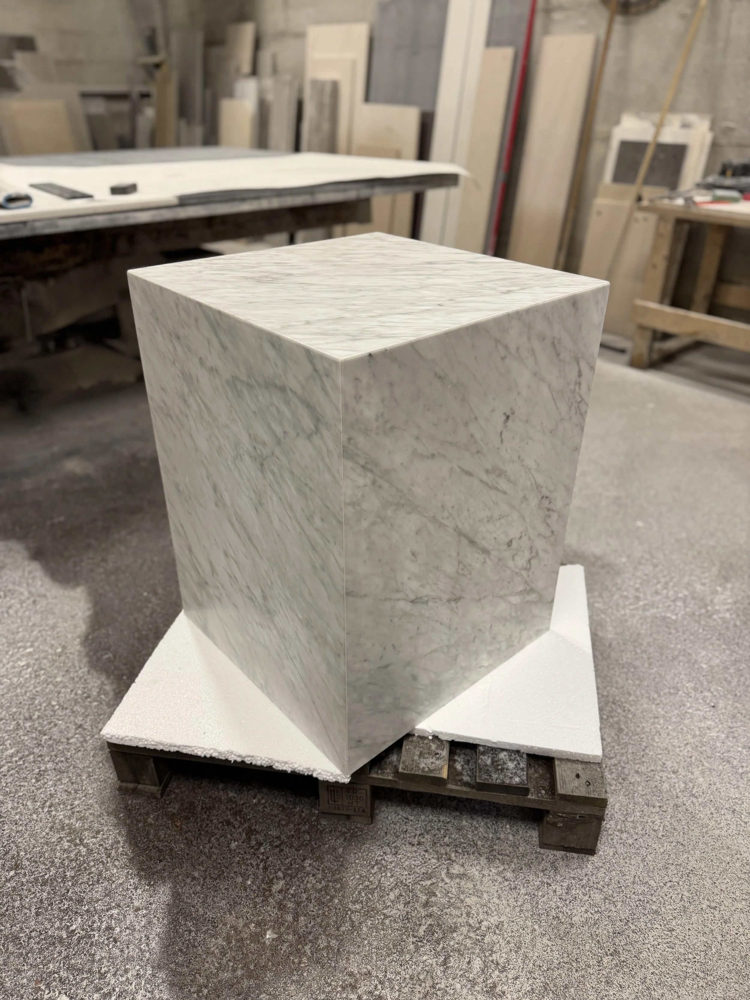 Bianco Carrara, matta, koko 50 x 50 x K65 cm