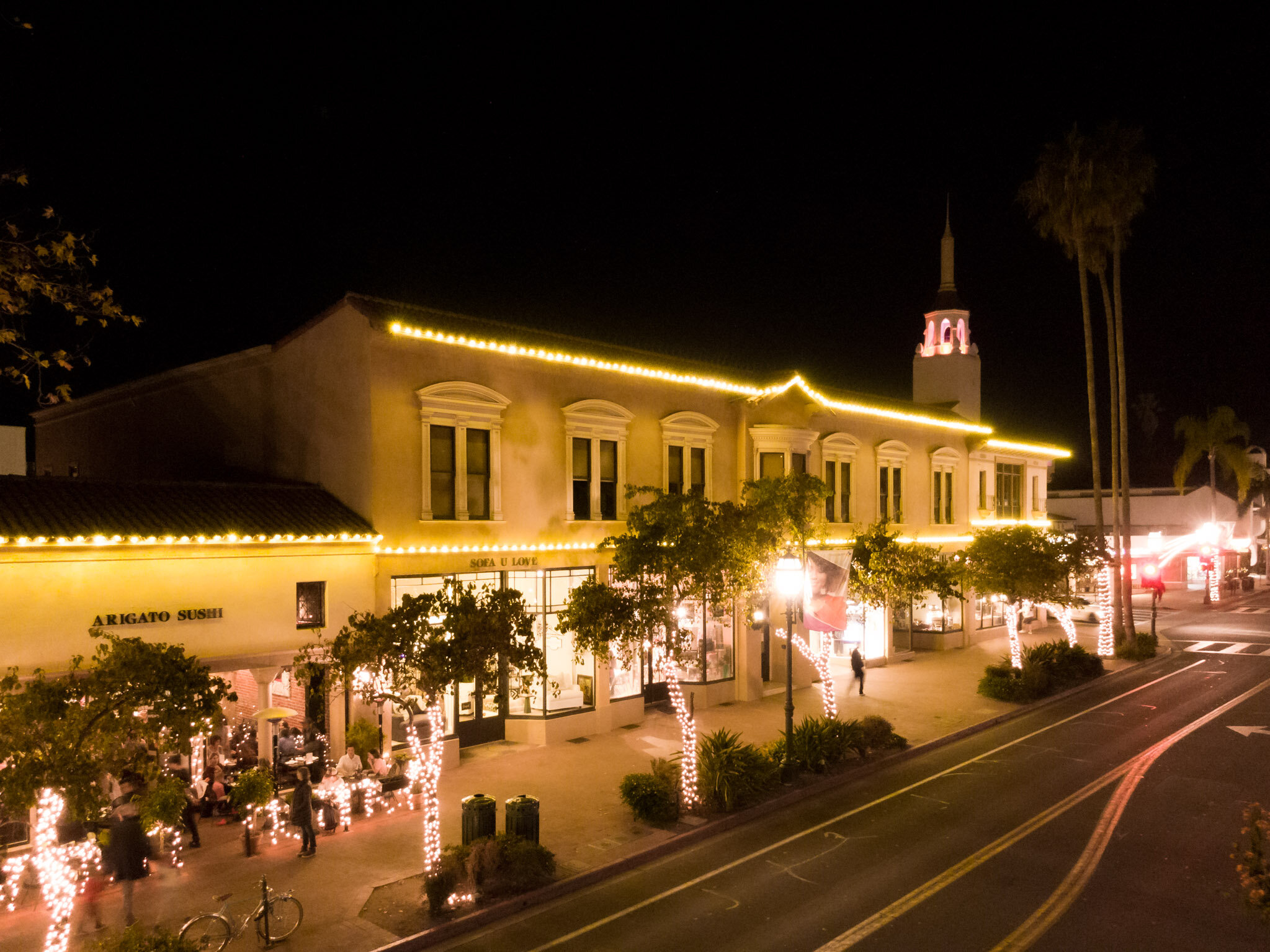 State St Drone - Victoria Court  - Santa Barbara Christmas Lights.jpg