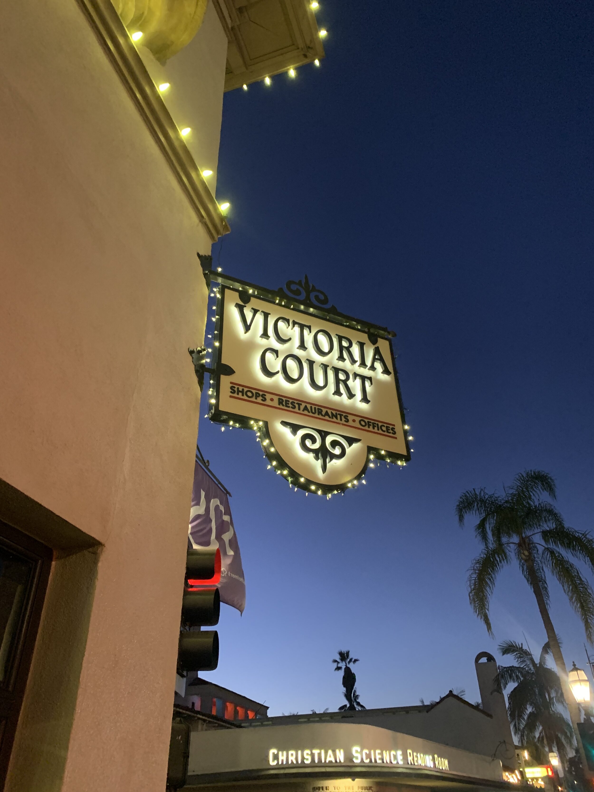 State St Victoria Court - Santa Barbara Christmas Lights.jpg