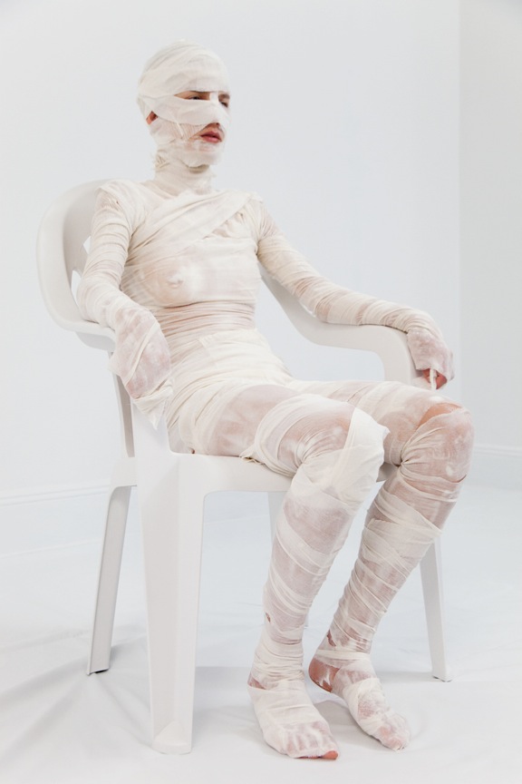 Enfleurage (Chair) . 2011. 30’’ x 40’’ inch c-print