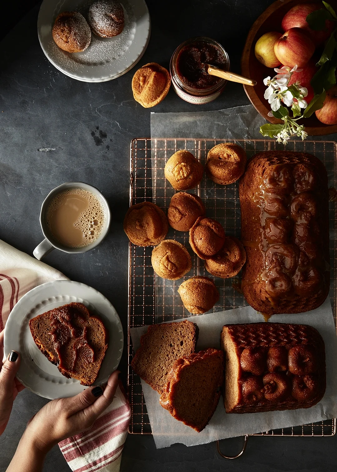 Baking_106_AppleBaking_V6_hands_4_6_17.jpg