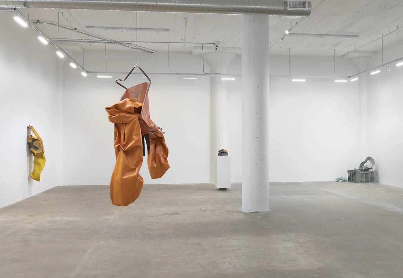 Installation image of "Salient Queens." Photos by Robert Wedemeyer, 2020.