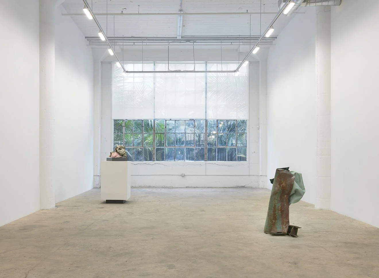 Installation image of "Salient Queens." Photos by Robert Wedemeyer, 2020.