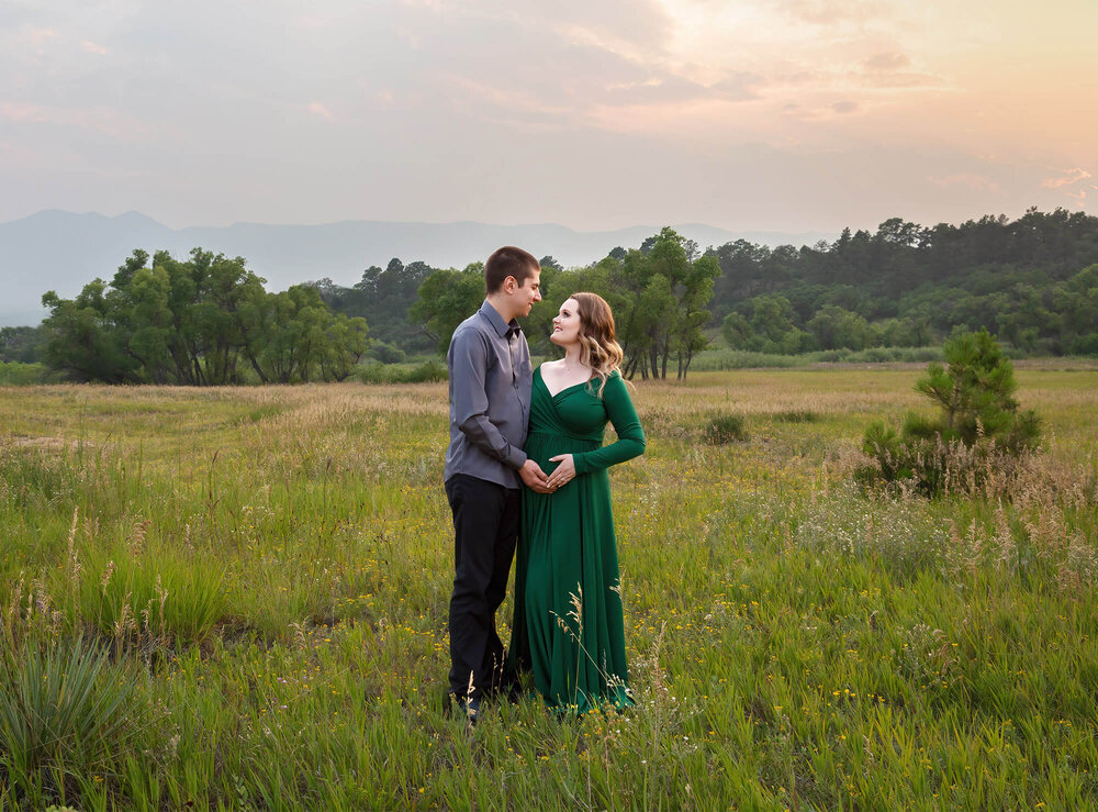 best pregnancy photoshoot colorado springs - 10.jpg