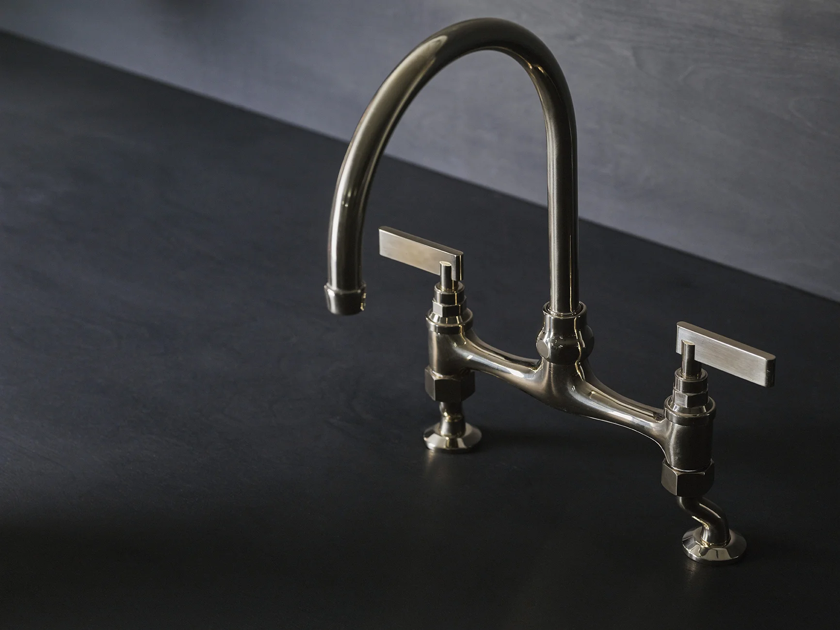 victorian_bridge_mixer_lever.jpg