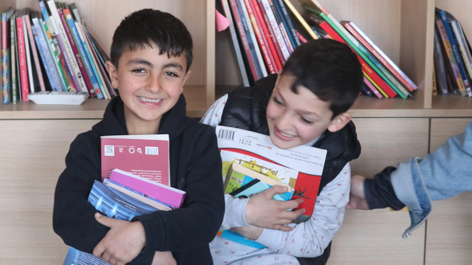 ԳՐՔԱՇԱՏ ՏՈՆԸ ԳԵՂԱՐՔՈՒՆԻՔԻ ՄԱՐԶՈՒՄ | A JOYOUS CELEBRATION OF BOOKS IN GEGHARKUNIK REGION